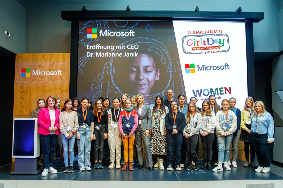 Heute ist #Girlsday bei <a href="/MicrosoftBerlin/">Microsoft Berlin</a>.🥳Wir freuen uns, so viele interessierte Mädchen bei uns zu haben. Nach einer Begrüßung von <a href="/MarianneJanik/">Marianne Janik</a> &amp; vielen spannenden Einblicken in unsere Arbeit &amp; unser Unternehmen entdecken sie mit <a href="/code_your_life/">Code Your Life</a> das #Programmieren. 💻