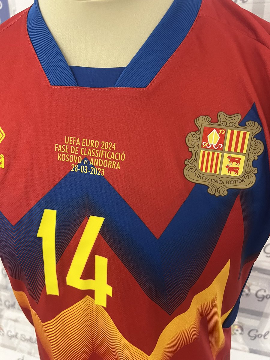 GolSolidariAnd's tweet photo. Un dels joves que ara comencen, @Eric_Vales 🇦🇩⚽️ s’uneix a nosaltres amb una samarreta contra @FFK_KS 🇽🇰 a subhasta 👧🏻🧒🏻🇦🇩💪🏻 #kosovo #andorra #ericvales #matchwornshirt https://t.co/ZLH7dZ0cza