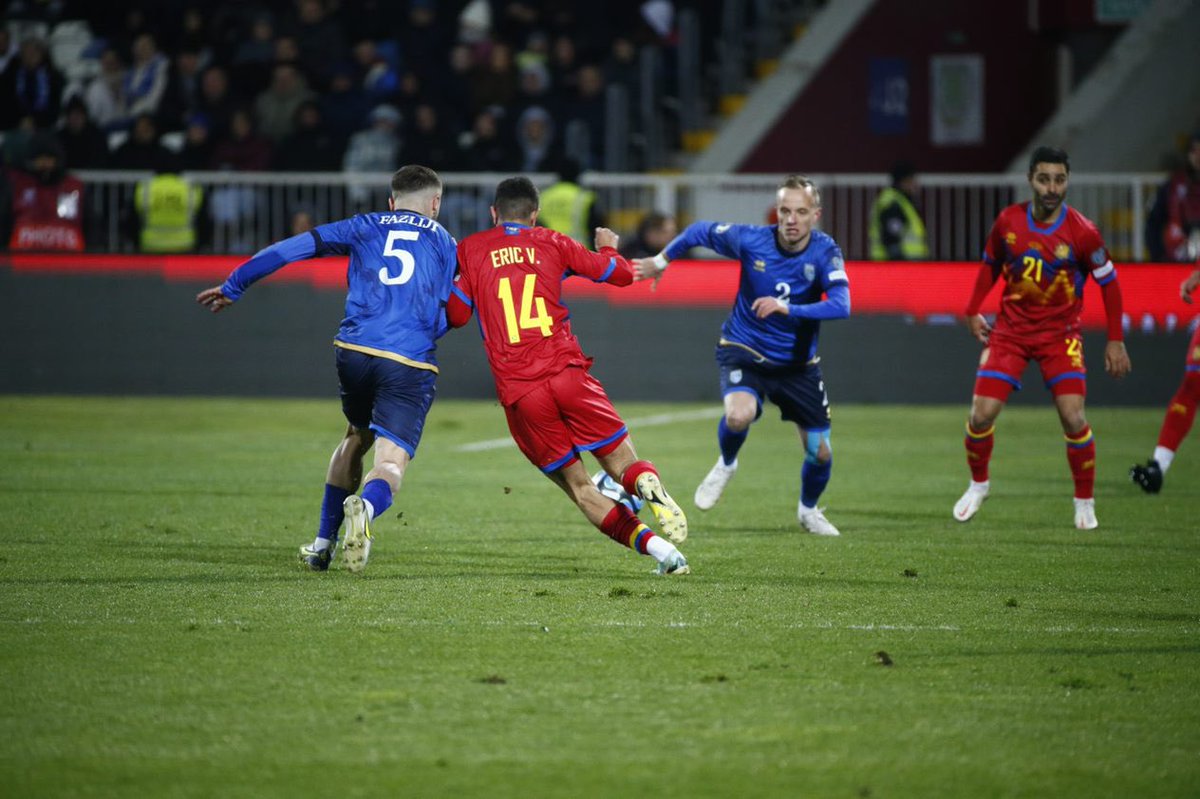 GolSolidariAnd's tweet photo. Un dels joves que ara comencen, @Eric_Vales 🇦🇩⚽️ s’uneix a nosaltres amb una samarreta contra @FFK_KS 🇽🇰 a subhasta 👧🏻🧒🏻🇦🇩💪🏻 #kosovo #andorra #ericvales #matchwornshirt https://t.co/ZLH7dZ0cza