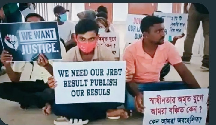 AspirantSOS's tweet photo. Sir তুমি akhon আমাদের ignore korte paro কিন্ত যখন 24000+ JRBT WRITTEN QUALIFIED candidates and tader family members ra BJP k election er somoi ignore korbe ..thokon বুজবেন kemon lge 24000+ candidates and tader family members er kotha ek bar chinto koron ..sobai bjp k vote dislo https://t.co/viaLru5c7E