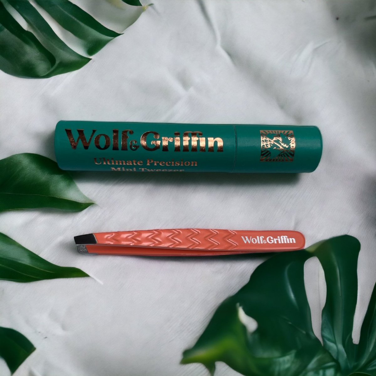Introducing the newest addition to the Wolf &amp; Griffin Ultimate Precision Mini Tweezer family - Peach Perfect! 🍑🙌

Not only is this new colour absolutely gorgeous, but it also comes in a stylish and recyclable box. ♻️

#BeautyEssentials #Ecobeauty #BrowGameStrong