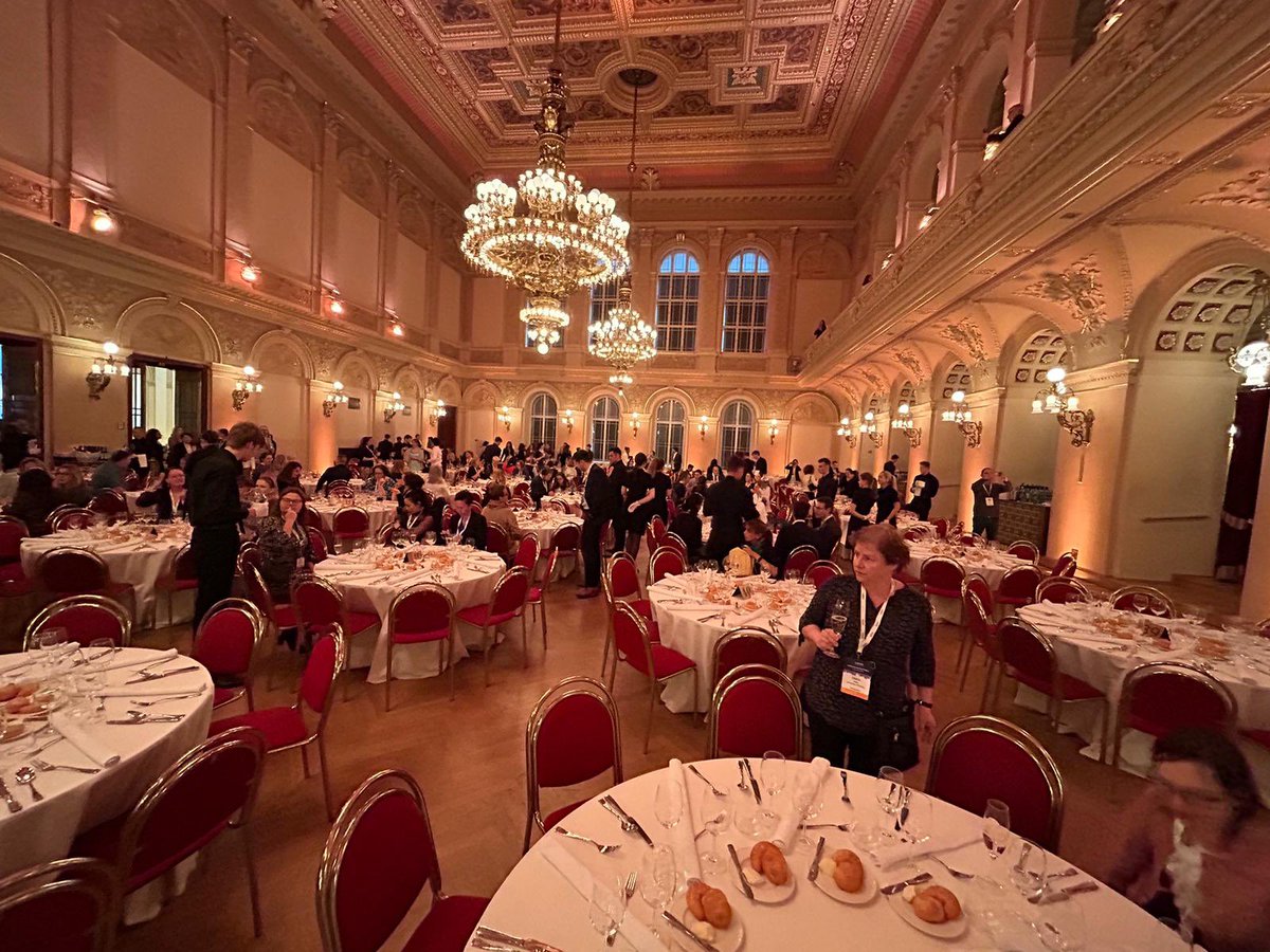 UnifrResearch's tweet photo. Part of our SPR team was at the #EARMAconference in #prague this week to keep up to date with the newest developments in research management. #SPRontour #unifr #researchmanagement https://t.co/QEP91HzaEe