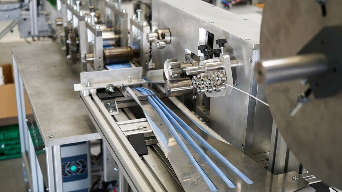 LeaderAles's tweet photo. Bravo à #7TECH et à son dirigeant Christophe Meyrueis, Trésorier de Leader #Alès, pour ce focus dans @LesEchos sur ses engagements #RSE ! 👏 🏭https://t.co/XhbXG5FNkS #PME Cc @AlesAgglo https://t.co/0c5kYm8tMG