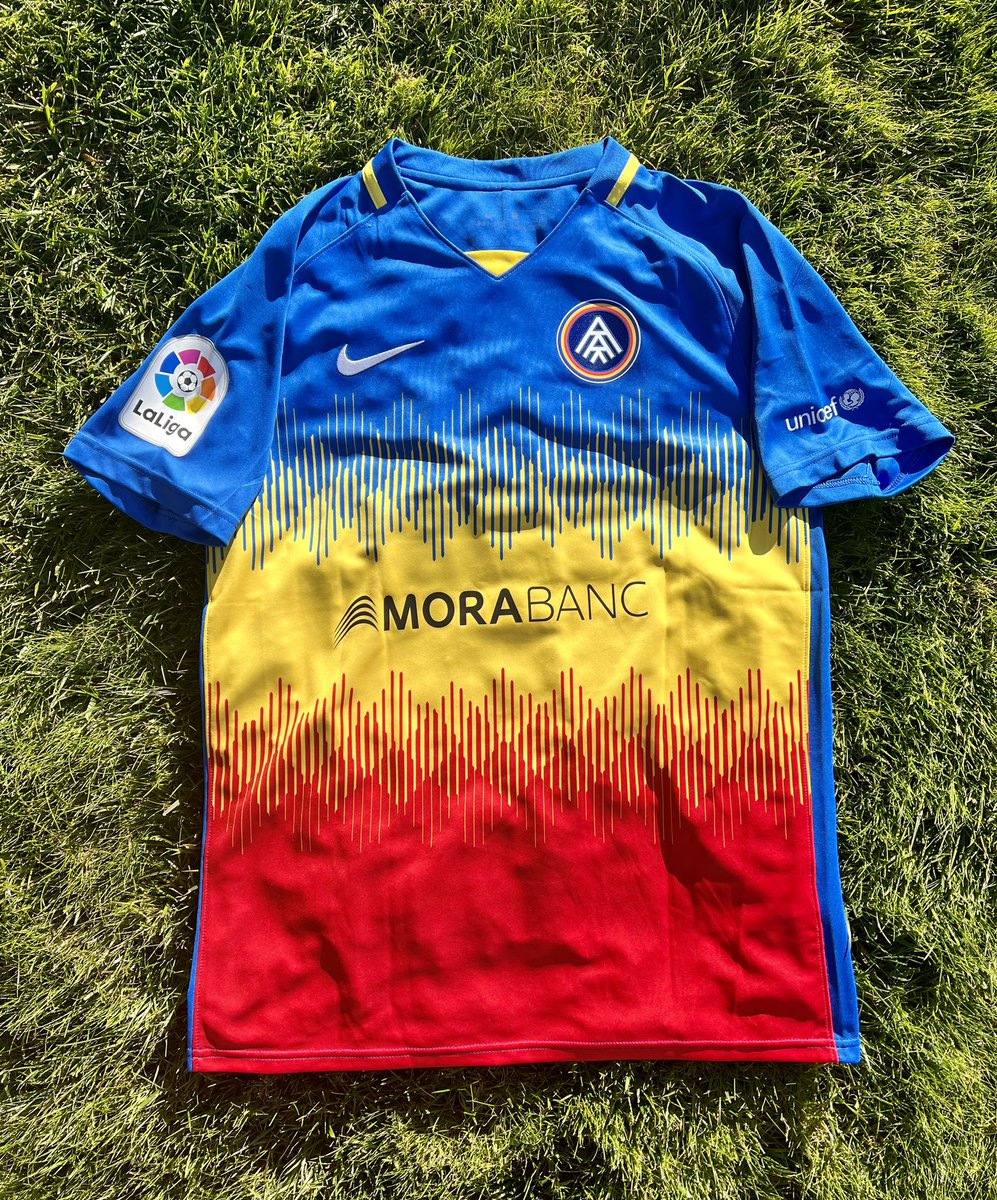 ildelima6's tweet photo. 👕 @fcandorra 🇦🇩
👤 Dani Morer 🇪🇸
🏆 @LaLiga 🇪🇸
🏟 Estadi Nacional 🇦🇩
📍 Andorra La Vella 🇦🇩
#andorra #laliga #morer #matchwornshirt #andorrafootballmuseum #AFM #fcandorracollection #fcandorra https://t.co/sDmUW7m94x