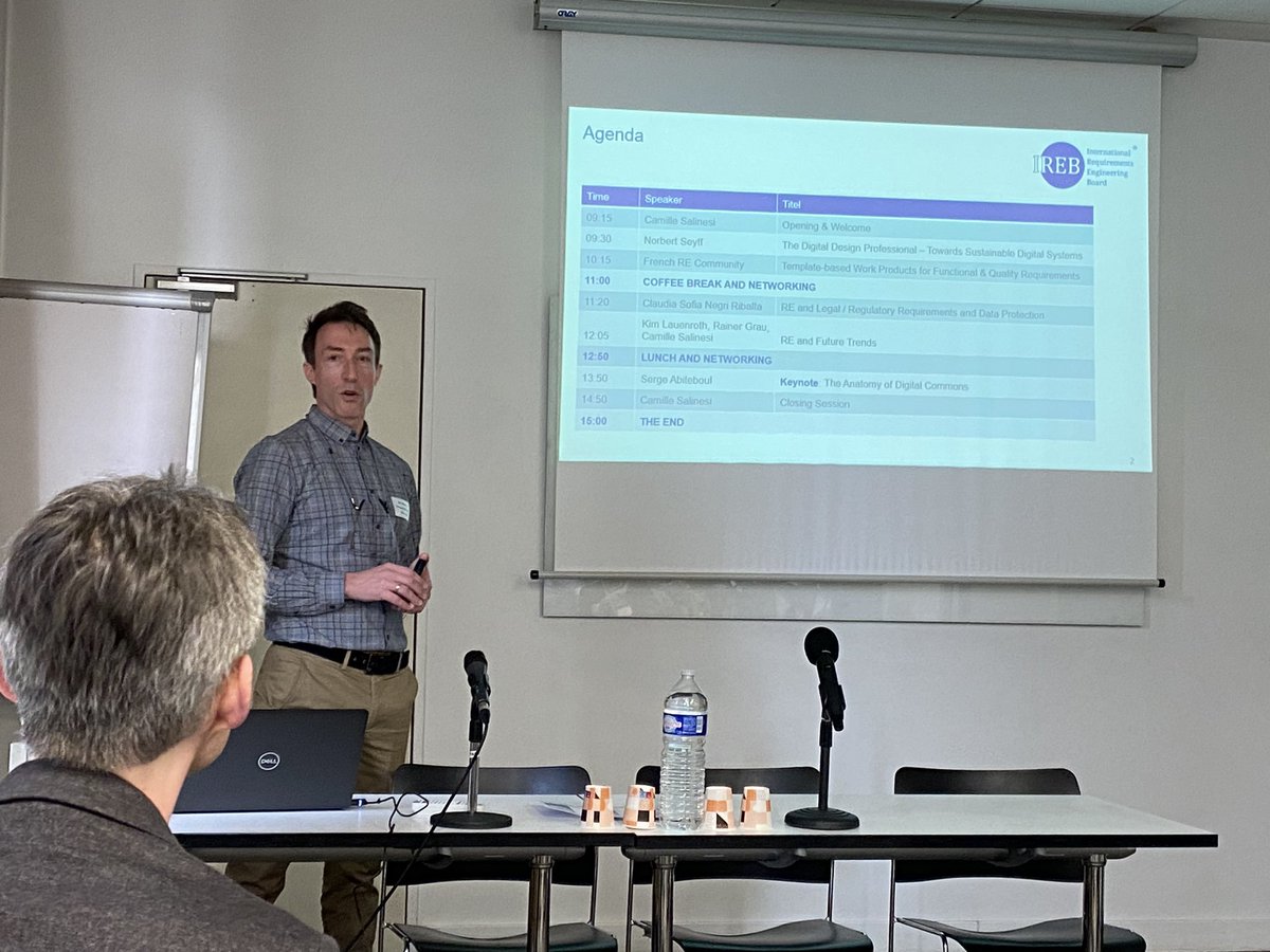 Stan Bühne is opening the @IREBinternat community day in Paris. Happy to be here