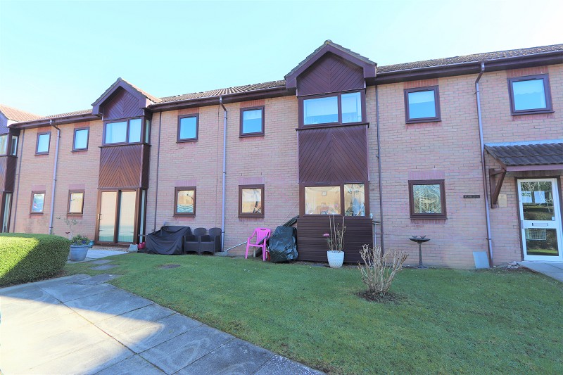 NEW: Uplands Court #Rogerstone #Newport. Flat - 3 bed £105,000