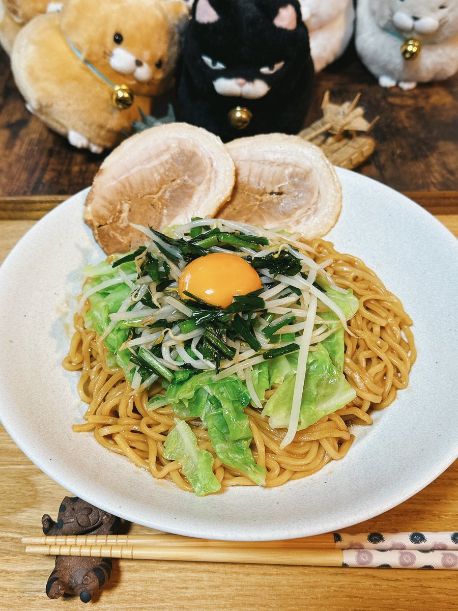 くっそ忙しくて気づいたら16時とな。。。😑 てな訳で濃厚にんにく醤油まぜそば🙄 ﾃﾞﾊ (ﾟдﾟ) ｲﾀﾀﾞｷﾏｽﾙ♪🍜