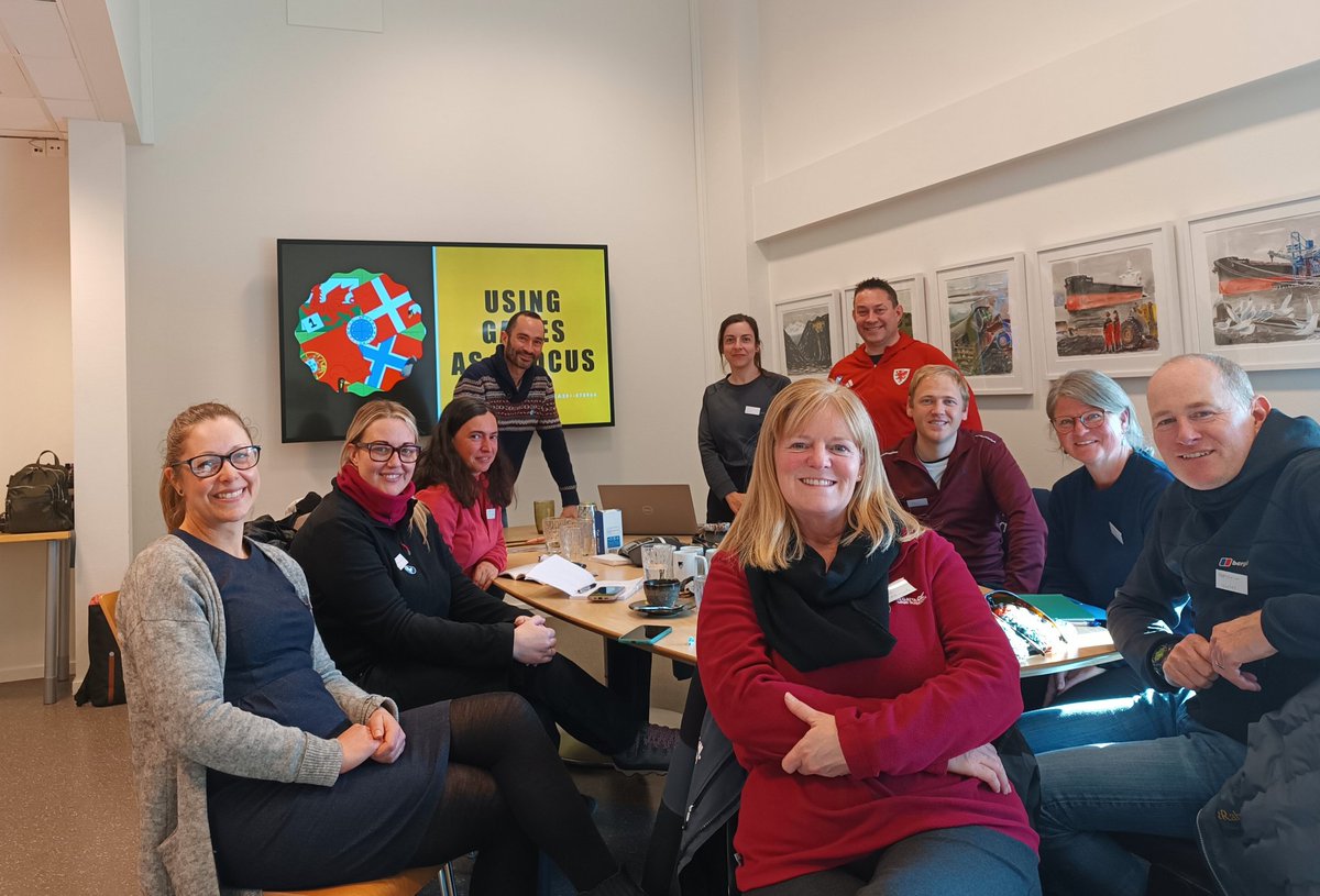 🌍 Cyfarfod prosiect #Erasmus yn #Longyearbyen - Llwyddiannus iawn! ❄️

🌍 @Erasmus_Project meeting in Longyearbyen - Really successful! ❄️

Gyda/efo @YsgolCC @ysgolycastell
@YsgolEmmanuel @ysgolbrynhedydd #YsgolLlywelyn (#Wales #Cymru ) #UCL (Denmark) #Kokoro (Porto) @r_chapela