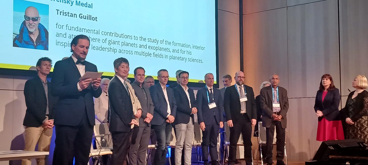 VAW Glaciology (@vaw_glaciology) on Twitter photo Dear <a href="/EuroGeosciences/">European Geosciences Union</a>,
We were surprised - a euphemism - about the lack of diversity amongst the recipients of this year's Division Medals.
Any plans to address this? Dear <a href="/EuroGeosciences/">European Geosciences Union</a>,
We were surprised - a euphemism - about the lack of diversity amongst the recipients of this year's Division Medals.
Any plans to address this?