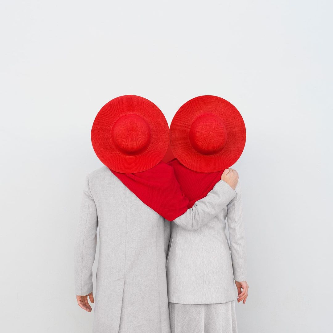Fotor20's tweet photo. 📷Meet IG artists @anniset and @drcuerda are the ultimate duo when it comes to mind-bending visual tricks and stunning photography artwork.🌟👉#art #photography #creativegenius #mindbending #inspiration #duoartists #visualtricks #creativeart #artistic #creativity #artwork https://t.co/WjcnQcIyIb