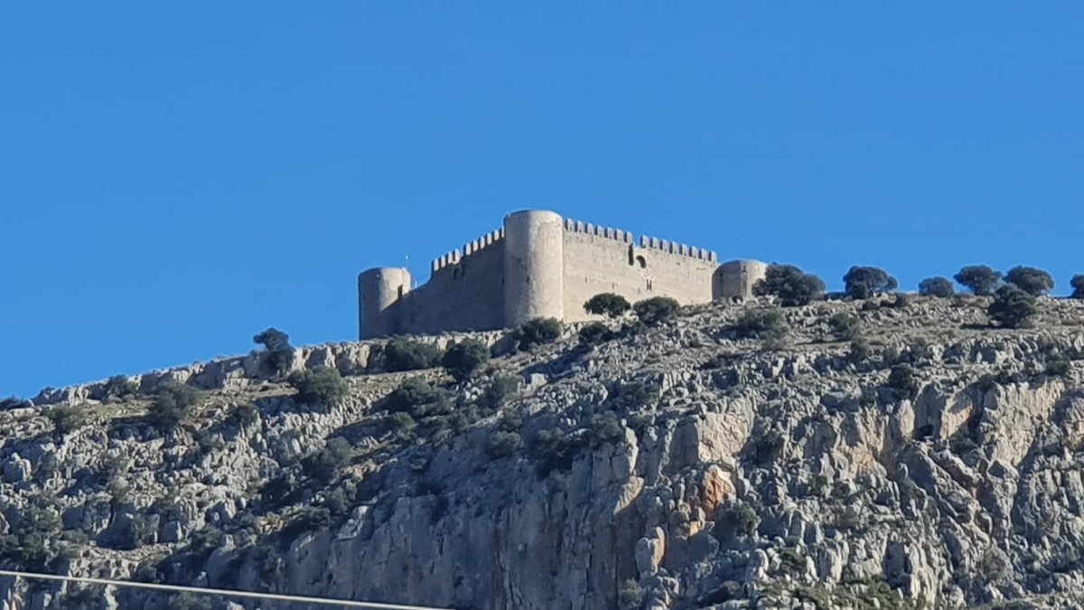 El grup de #SortidaDimecres proposa una ruta circular al massís del Montgrí que dona la volta al Castell de Montgrí (303 m) #excursionisme #100cims

🗓️ Dimecres 10 de maig
📏 8 km (aprox.)
📈 +/- 380 m
ℹ️ cepicadestats.playoffinformatica.com/activitat/412/…