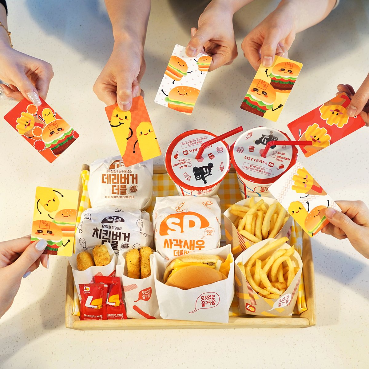 아니 롯데리아 예절포카를 누가 좋아함ㅋㅋㅋ
안녕하세요 누입니다❤

이제는 한 명쯤은 해줬으면 하는..🤔
맛있는 롯데리아에 귀여운 롯데리아 캐릭터 포카예절샷!
예절샷 고수님들 이렇게 하는 거 맞나용..? ＿φ( °-°)/

#포카 #예절포카 #포카예절샷 #예절샷 #롯데리아예절샷
#lotteria #롯데리아