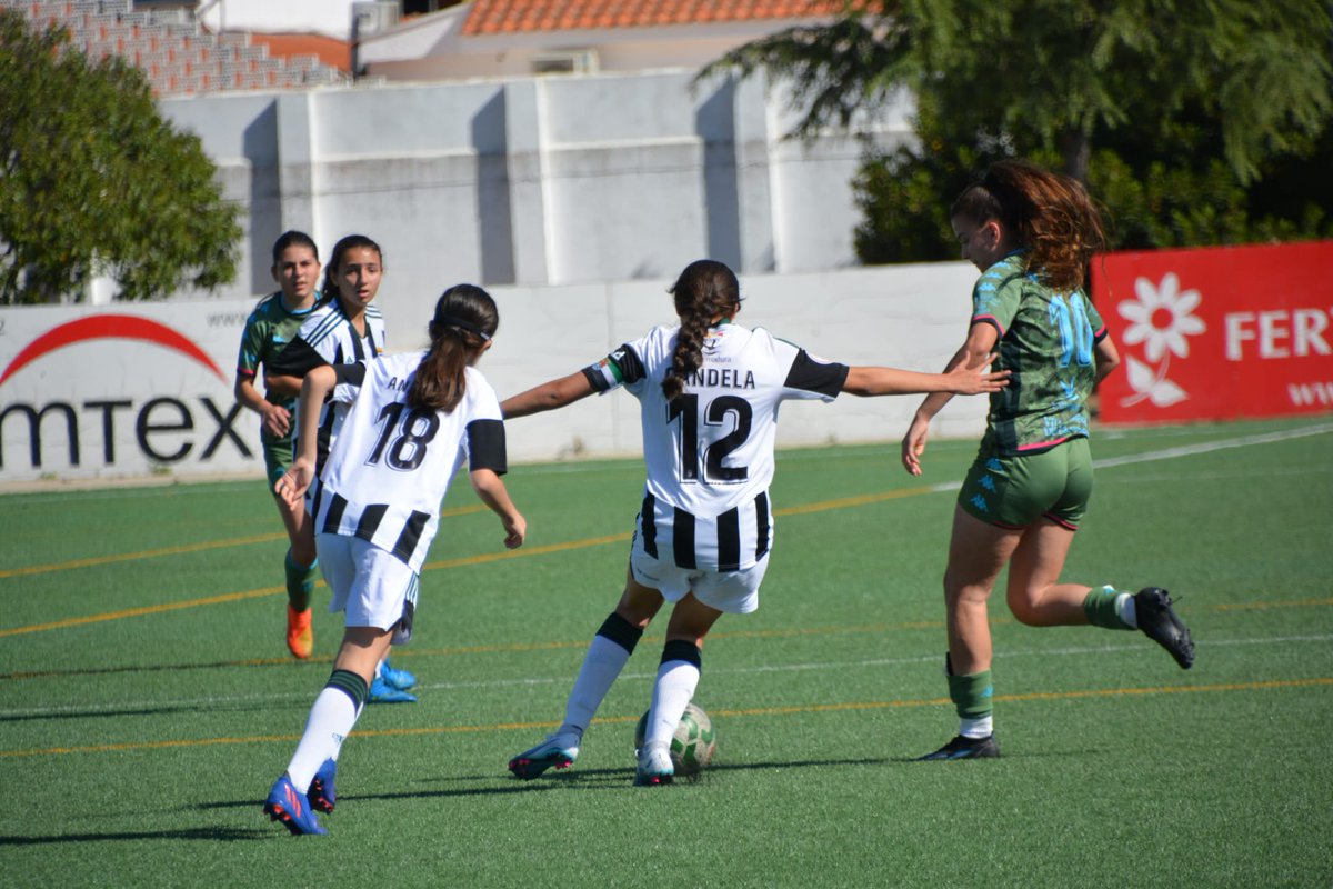 CDBFemenino's tweet photo. Pacenses🆚Romanas. Este fin de semana tenemos doble derbi con los enfrentamientos del Autonómico y Base. https://t.co/wIUdTAXVOv
