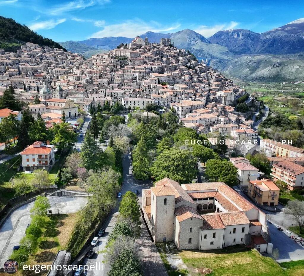 CalabriaTweet's tweet photo. Una cartolina da Morano Calabro (CS). Grazie a @eugenioscarpelli per questo scatto!
#moranocalabro #cosenza #calabriatweet #visititaly #visit #borgo #borghitalia #borghi #paese #travel #viaggiare #beautiful #beautifuldestinations #vacation #vacanze #cala… https://t.co/sAXNxnWrr5 https://t.co/dSR1b17arU