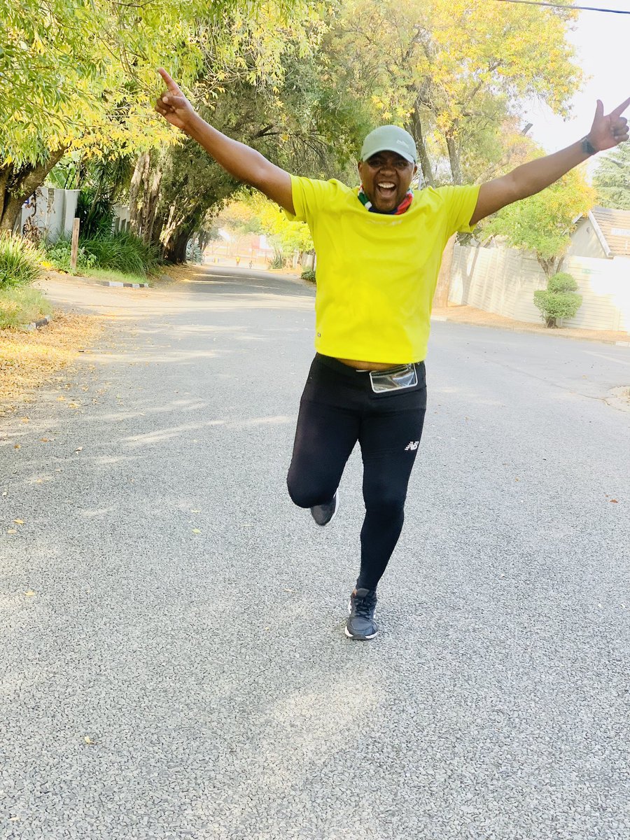 SimNon_K's tweet photo. I thought about doing 29kms in commemoration of the 29years of #DemocraticFreedom on this #FreedomDay but my age and body mass said “eh eh voetsek!” #RunningWithTumiSole https://t.co/CcuFRyTqFA
