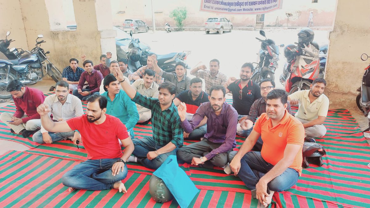 keshav421's tweet photo. @ashokgehlot51 @RajCMO @RajGovOfficial @DoITCRaj @IA_Union @Jodhpur_ITunion @DDNewsRajasthan @zeerajasthan_ @aajtak @RJDainikBhaskar @rpbreakingnews @DainikBhaskar
 #IADemands3600GP https://t.co/Bv9jVfHeSq