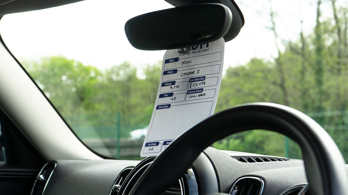 sov_print's tweet image. Mirror hangers make quick work of displaying messages, vehicle prices or service details. Bespoke designs featuring QR and barcodes are also available. 

Contact us today on 01443 816414 to order yours! #sovprint #motortradepos