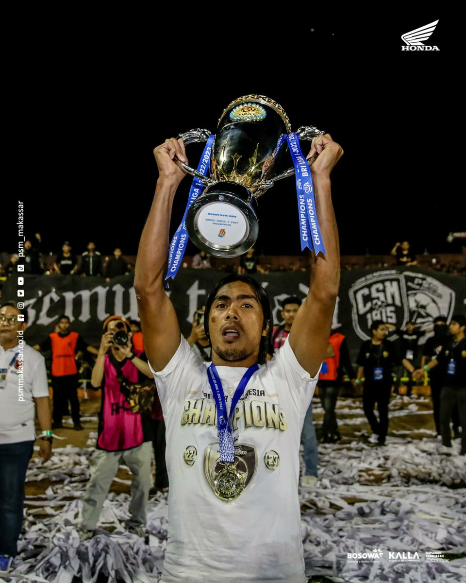 PSM_Makassar's tweet photo. Hasil dari kerja keras 🏆🥇

#EwakoPSM #PSMJuara https://t.co/5oiFnvV9rq
