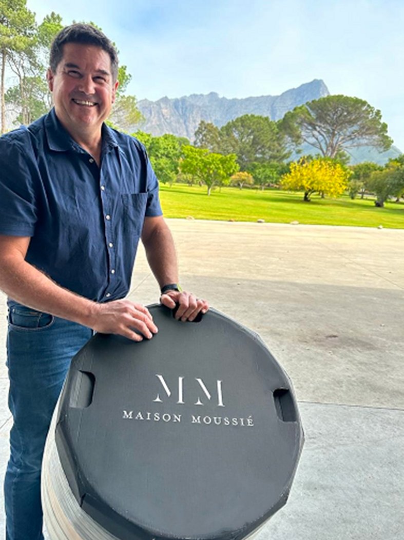 Maison_Moussie's tweet photo. Lucas, our local account manager in South Africa, received his very first Maison Moussié barrels this week. Cabernet Sauvignon and Shiraz will be soon aged in Petra barrels!

#petra #maisonmoussie #barrel #barrique #afriquedusud #vin https://t.co/6QlaBdRzN1