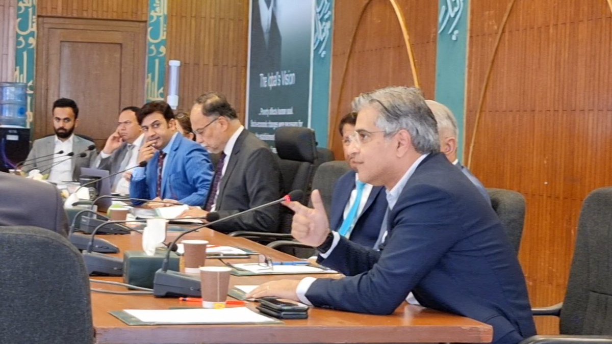 aamir_ibrahim01's tweet photo. Glad to see stakeholders on board with @oicci_pakistan's policy reforms. Let's turn our agreement into collective action to prevent #DigitalCatastrophe by tackling the current #DigitalEmergency head-on. Thanks to @PlanComPakistan for leading the #DigitalTransformation dialogue https://t.co/uohHcpjxc1