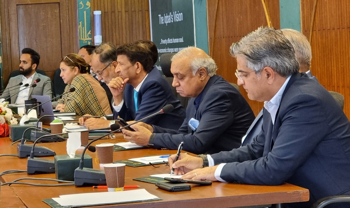 aamir_ibrahim01's tweet photo. Glad to see stakeholders on board with @oicci_pakistan's policy reforms. Let's turn our agreement into collective action to prevent #DigitalCatastrophe by tackling the current #DigitalEmergency head-on. Thanks to @PlanComPakistan for leading the #DigitalTransformation dialogue https://t.co/uohHcpjxc1
