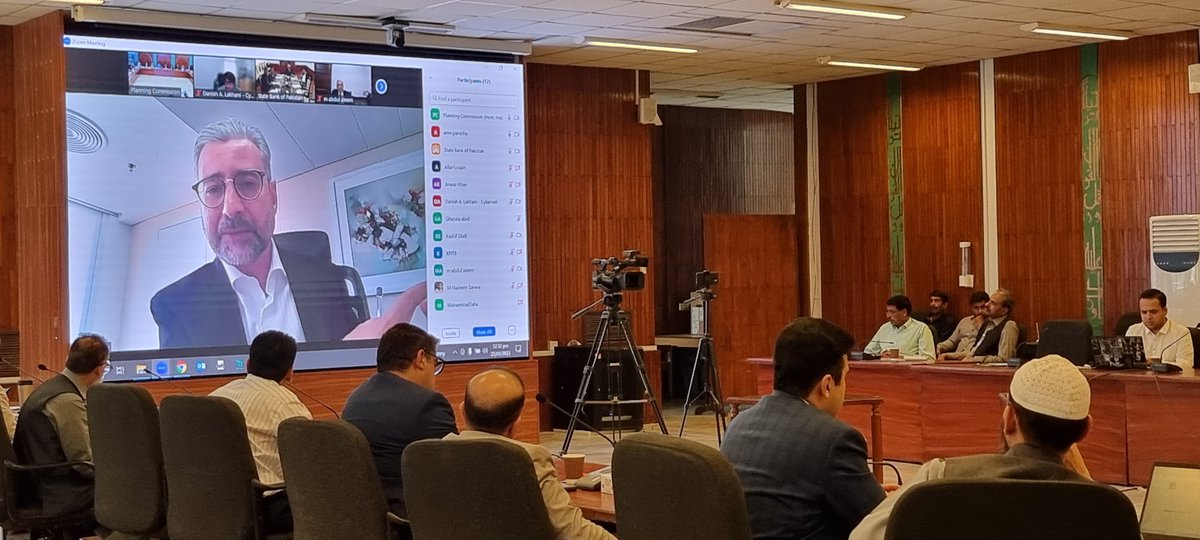 aamir_ibrahim01's tweet photo. Glad to see stakeholders on board with @oicci_pakistan's policy reforms. Let's turn our agreement into collective action to prevent #DigitalCatastrophe by tackling the current #DigitalEmergency head-on. Thanks to @PlanComPakistan for leading the #DigitalTransformation dialogue https://t.co/uohHcpjxc1