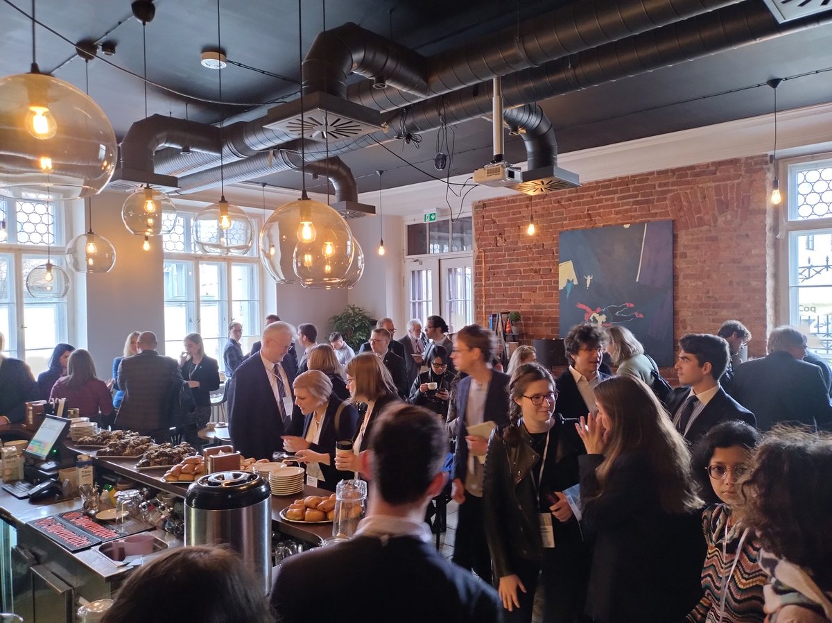 esil_sedi's tweet photo. Time for a short coffee break before we move on with the next sessions &amp; panels ☕ The perfect moment to meet new colleagues and network 🌐

#ESILRF2023 https://t.co/X1T2oRXZMh