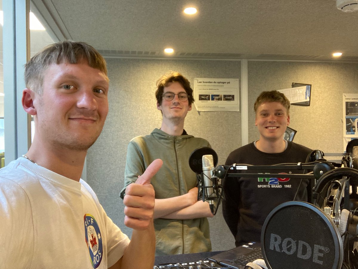 HvamJonas's tweet photo. Nyeste udsendelse fra Søhøjlandets stemmer ude nu 🎙️🎧

2/3 af os afviser nedrykningen, men vi kan trods alt finde fælles fodslag i at fokusere på pokalen. 

Lukas Klitten med på telefon ☎️

https://t.co/jPurA98FRZ

@OValdorff @mathiasthormann https://t.co/DhXU9N5UPv