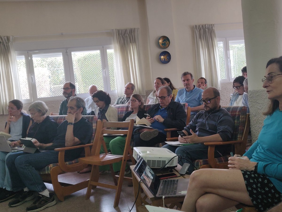 i2sysbio's tweet photo. #FirstI2SysBioRetreat starting the debate in the pleasant house #ElMolinar planning our future with great enthusiasm @CSICval @CSIC @CSIC_VAACT @CsicLifehub @UV_EG @EmiliaMatallana @MMolWineYeast @SantiagoFElena @CPicam @jtmatus https://t.co/lvu1iQDOTL