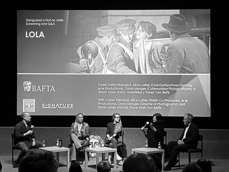 ieieproductions's tweet photo. Diolch mawr/Big thanks to Oona Menges (DoP) @simonsoundworks (Sound) for joining us @BAFTACymru screening of LOLA in @chaptertweets Catch it in a cinema near you! 

https://t.co/R4qFlxzATb https://t.co/JvXzyymuTj
