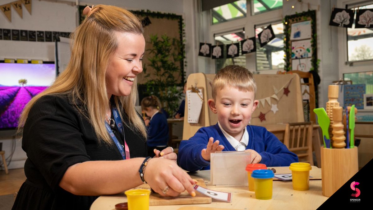 👋 We have a great #Opportunity for you!

We are now offering a three-week #Internship within one of our #Trust schools allowing you to gain hands-on experience in the classroom 🙌

Read more 📖: bit.ly/41F9Nz6