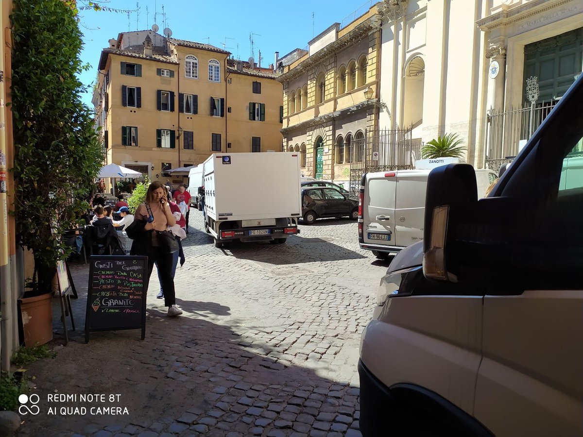 dragoman (@targiumann) on Twitter photo Cara @lorenzabo possibile che non esistano orari per carico scarico merci nel centro di Roma? Dobbiamo convivere perennemente con auto e furgoni ovunque? È questa la vivibilità del centro che avete in mente?<a href="/diarioromano/">diarioromano</a> <a href="/romamobilita/">Roma Mobilità</a> <a href="/romafaschifo/">Roma fa schifo</a> <a href="/stormi1904/">Stormi1904</a> @residentiCM Cara @lorenzabo possibile che non esistano orari per carico scarico merci nel centro di Roma? Dobbiamo convivere perennemente con auto e furgoni ovunque? È questa la vivibilità del centro che avete in mente?<a href="/diarioromano/">diarioromano</a> <a href="/romamobilita/">Roma Mobilità</a> <a href="/romafaschifo/">Roma fa schifo</a> <a href="/stormi1904/">Stormi1904</a> @residentiCM
