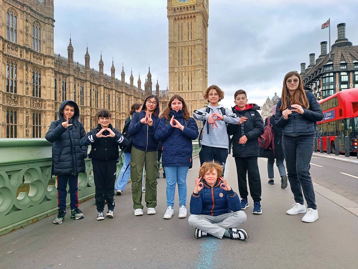 TempsJeunes's tweet photo. 🇬🇧🇬🇧🇬🇧 Visites des lieux emblématiques, studios Harry Potter, London Eye, musées, shopping et grands jeux dans la capitale.

#colos #tempsjeunes #londres 🎡 https://t.co/E8OWPmGUQH