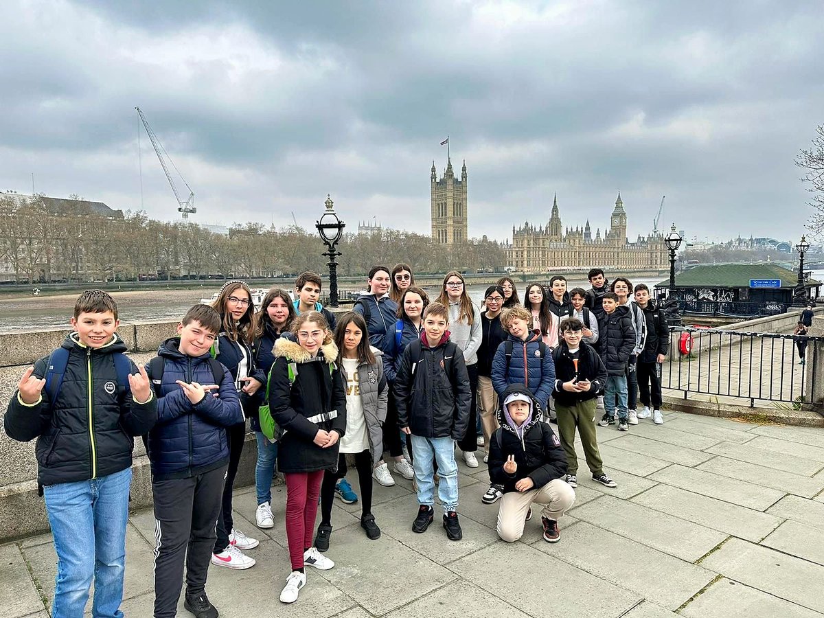 TempsJeunes's tweet photo. 🇬🇧🇬🇧🇬🇧 Visites des lieux emblématiques, studios Harry Potter, London Eye, musées, shopping et grands jeux dans la capitale.

#colos #tempsjeunes #londres 🎡 https://t.co/E8OWPmGUQH