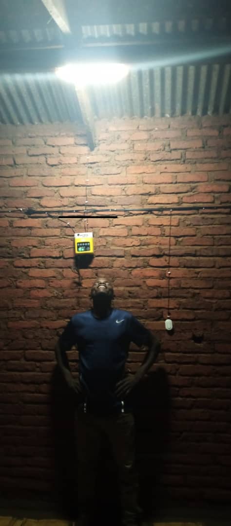 SolarAid's tweet image. #HappeningNow: That&apos;s a wrap 🎉In just 20 days, our team in #Malawi has installed 2000 more solar home systems in Ntchisi District as part of our innovative Light a Village programme.

#OffGridSolar #SDG7