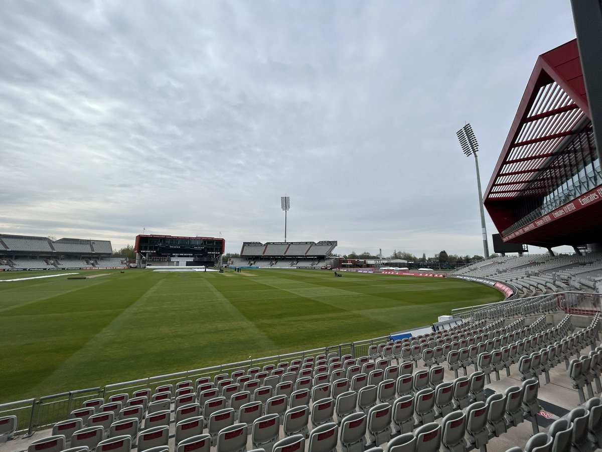 Almost ready to go for <a href="/gmchamber/">GM Chamber</a> Salford Trafford construction club this morning at the lovely <a href="/EmiratesOT/">Emirates Old Trafford</a> 
Full room.. packed agenda #construction #supplychain