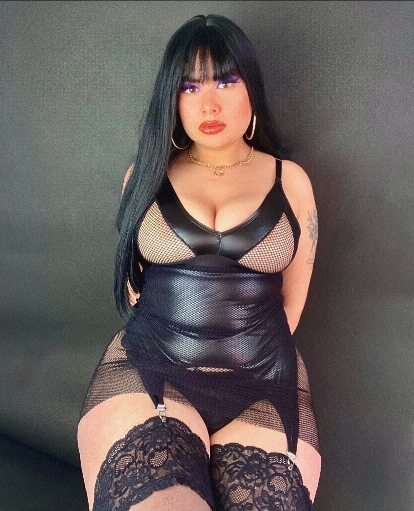 BrandXIntimates's tweet photo. Have your cake and eat it too😘😉

It's 'Layer Cake'!

Featuring built in suspenders, fishnet peephole cups and a crotchless underneath.

Add to cart for £40

#Brandxbytutti

📸 @camillevalopes https://t.co/iXNoJ3v28W