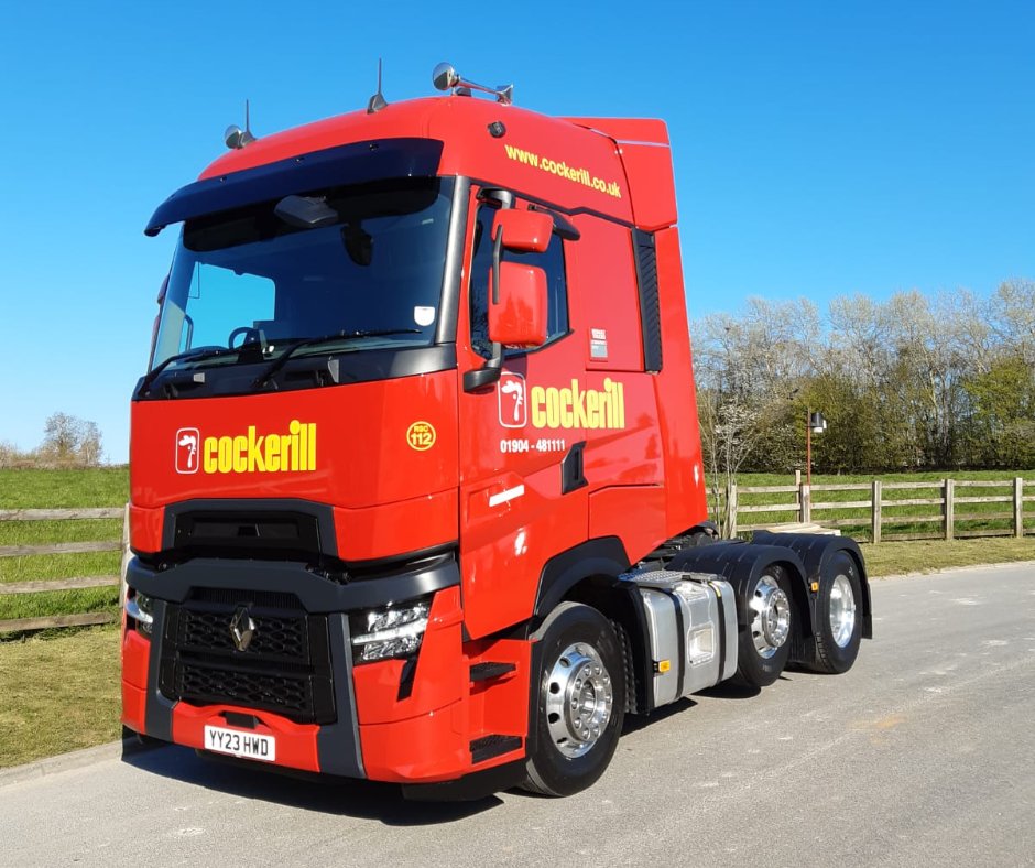 ThompCommLtd's tweet photo. Suns out trucks out🌞

As part of an order of 3 #RenaultTrucks T High 480 DEs, Alistair Mann has handed over the first truck to @RS_Cockerill. A road chef microwave and alcoa dura brights are features of the vehicle.

#CustomerHandover #CommercialVehicles https://t.co/wGqTUl9dN4