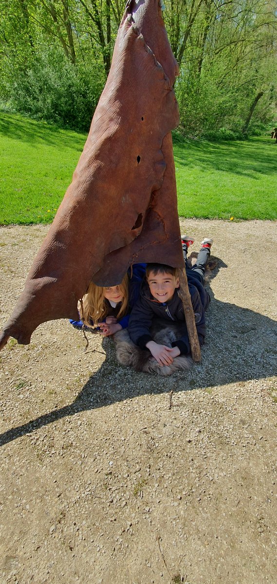 Year 3 had an fantastic day visiting Creswell Crags this week and learning all about the lives of Stone Age hunter gatherers! We visited the caves where people lived in the last Ice Age, we learned how to make shelters and we reconstructed the skeletons of hyenas and wolves!