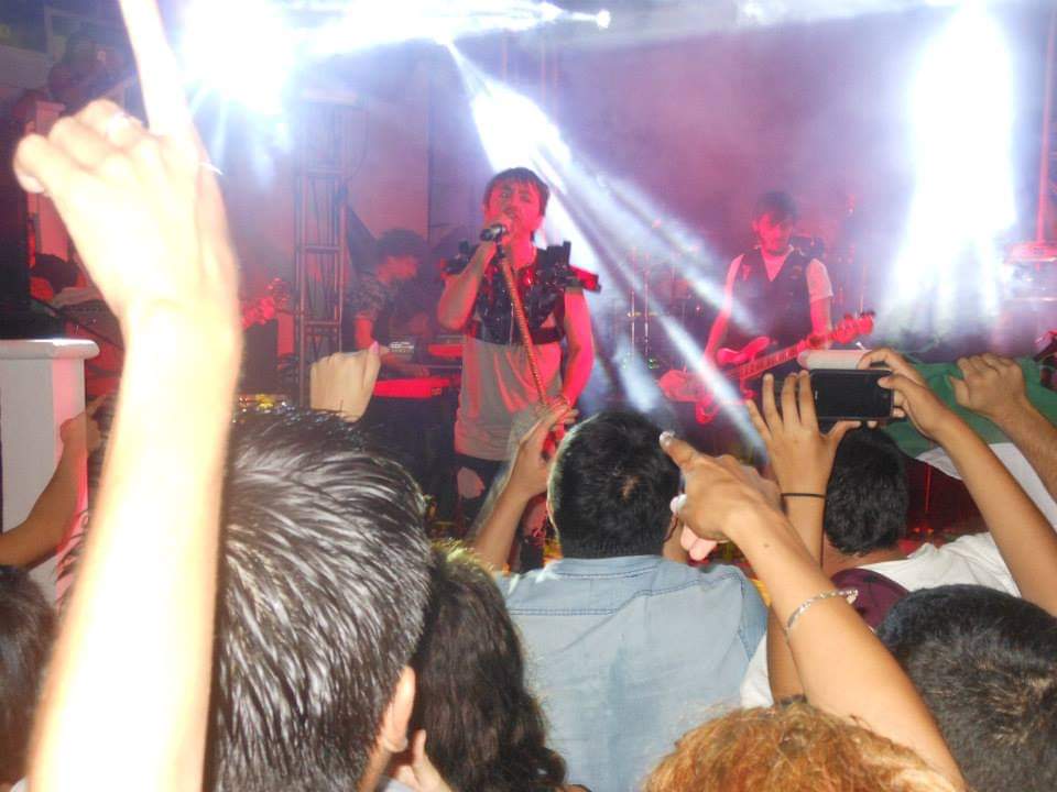 chef_munoz's tweet photo. Aquí con la presentación del álbum #romantisismico de @babasonicos creo que fue en 2013 https://t.co/9lzUq8wHVv