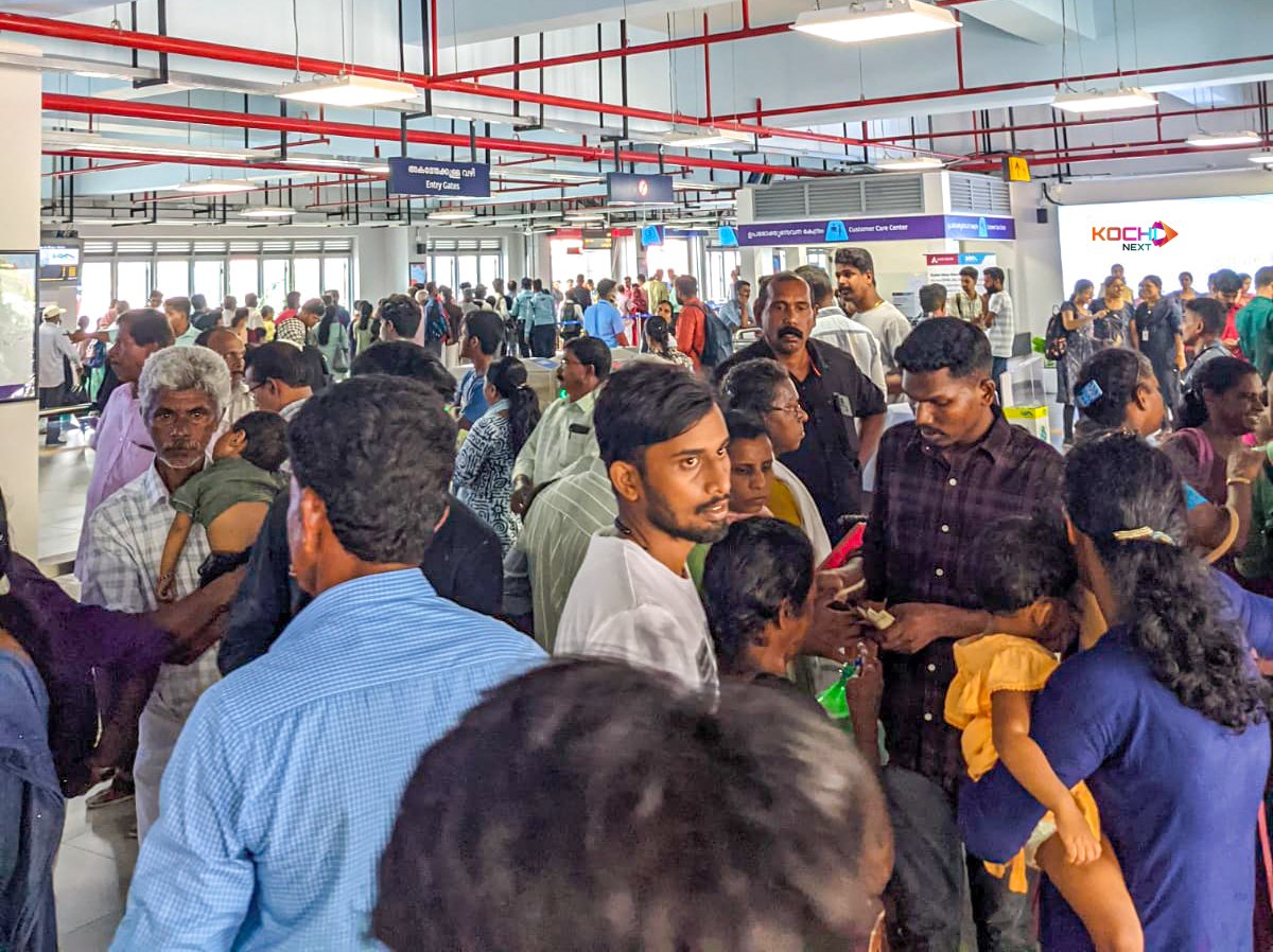 KochiNext's tweet photo. Crowds just keep pouring in to Kochi Water Metro 😲😍💥👌

Day 2 is seeing even more crowds than day 1, where the HC - Vypin sector recorded a footfall of 6,559. Today the Vytilla - Kakkanad route has also begun operations

Kochi is soaring high ❤️❤️

Follow @KochiNext for more https://t.co/kiSGGUGzYB