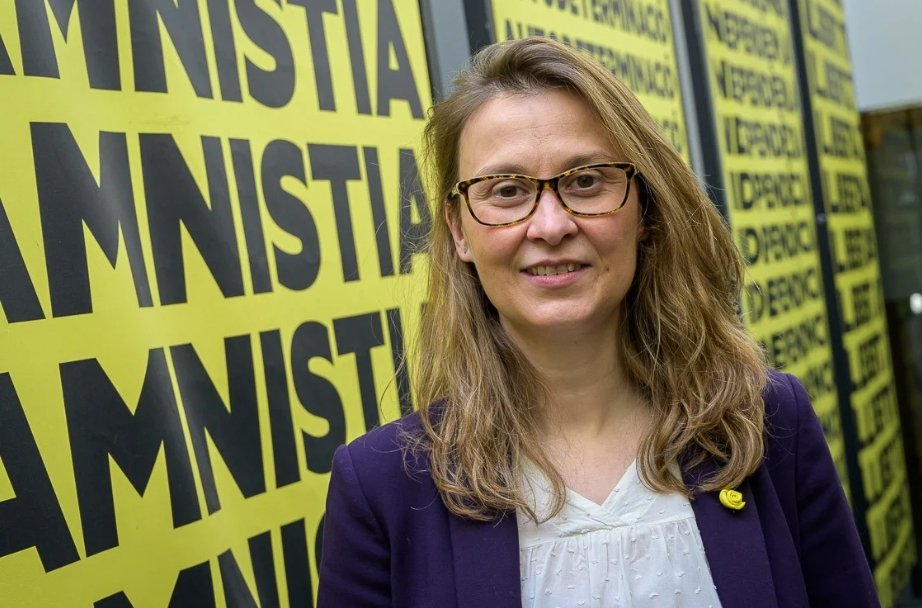 Si Laura Borràs i Meritxell Serret han recorregut les sentències al #Suprem i esperen la resolució, és anormal que <a href="/MeritxellSerret/">Meritxell Serret Aleu</a> pugui exercir de consellera i <a href="/LauraBorras/">Laura Borràs 🎗</a> no pugui exercir de Presidenta del Parlament.

Si es produís aquesta anomalia seria un escàndol.