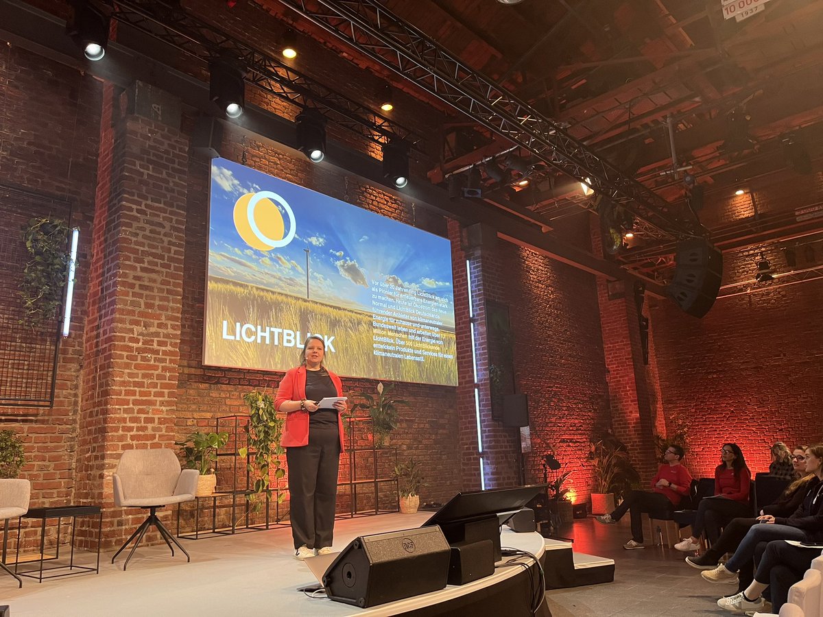 #AHRC23
Diversität braucht eine aktive Haltung. Allein die Wahrnehmung reicht nicht aus, um etwas zu verändern. 

Danke für dieses deutliche Statement von Alicia @LichtBlick_de. 

Ich freue mich auf unseren nächsten D&amp;I Roundtable.