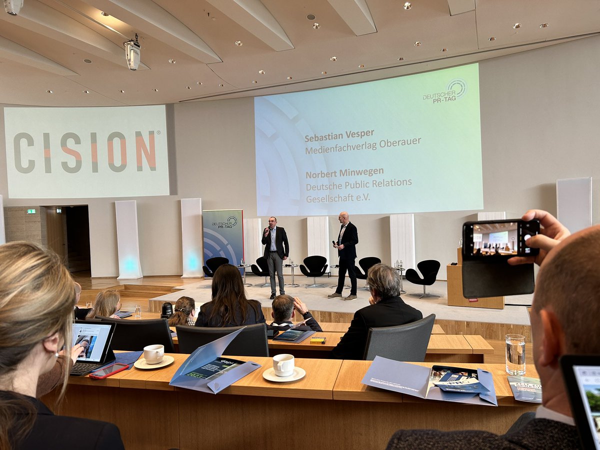 „Zeit zu sprechen“. #prtag startet in Hannover. <a href="/SebastianVesper/">Sebastian Vesper</a> @N_Minwegen