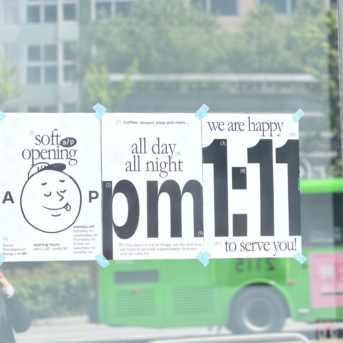 fldzh2022's tweet photo. \ 회기駅すぐ近く 大人気 한시십일분の2号店がオープン！🍰/

おいしすぎるケーキと本店より明るい雰囲気のpm1:11 (2号店)、こだわりの空間がかわいい！！
インテリアが本当にかわいい！！笑

勉強よりはおしゃべりできる席を増やしたのかな〜という印象でしたが、勉強できるスペースもあります👩🏻‍💻👨🏻‍💻💡 https://t.co/104h6j4pWZ