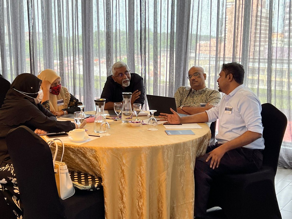 MatSouthwell's tweet photo. Participants discuss the use of psychosocial and pharmacotherapies interventions to provide drug treatment for people who use methamphetamine in #Malaysia on @UNODC_HIV @UNAIDS #MACare Stimulants and HIV course with @Coactteam https://t.co/y7ncJEkoNS