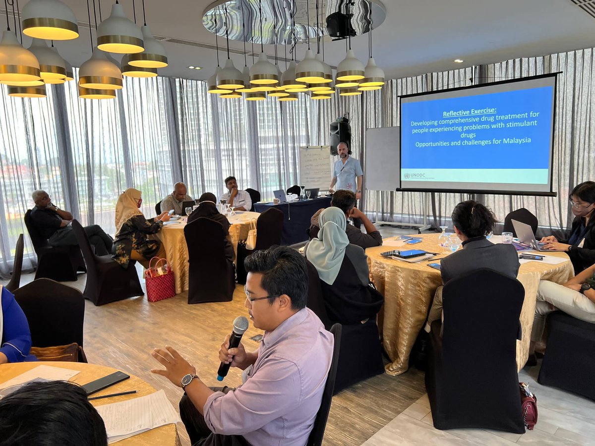 MatSouthwell's tweet photo. Leaders of the drugs and HIV response in #Malaysia feedback on their discussions about providing drug treatment to people who use methamphetamine on @UNODC_HIV @UNAIDS #MACare Stimulants and HIV course with @Coactteam https://t.co/ajaRGapP3W