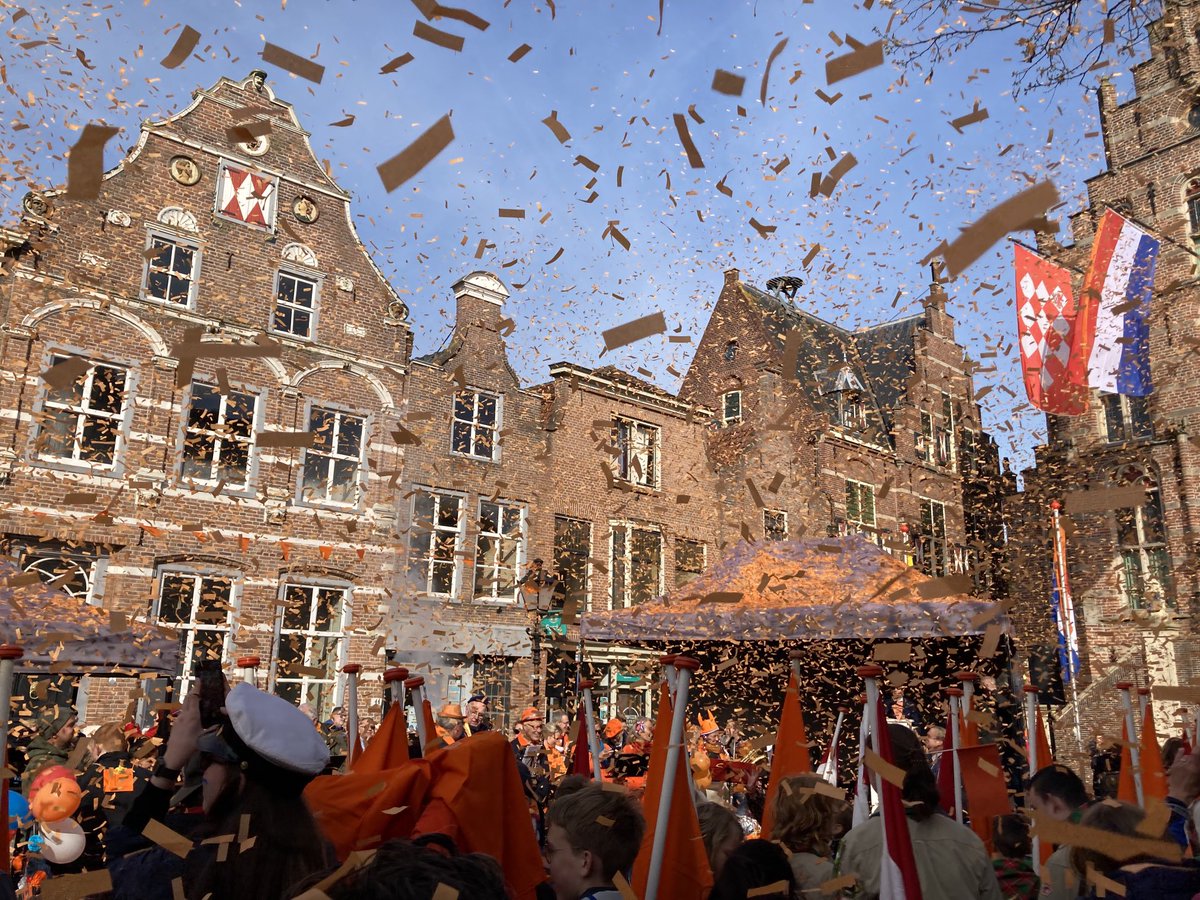 hgeraedts's tweet photo. Het was weer een fantastisch #confettimoment ⁦@Culemborg⁩ ⁦@GerdoVanG⁩ https://t.co/lgyqKOdPxb