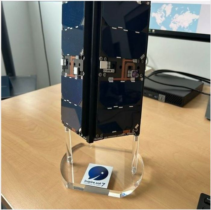 rwilli25's tweet photo. The world’s first integration of a Light Fidelity (LiFi) module onto a nanosatellite. Launched by
@SpaceX in early April, the SATELLIFE® LiFi module – developed by @OLEDCOMM The goal of the launch is to show how LiFi technologies can be used to benefit aerospace operations https://t.co/tpYT8OTp7s