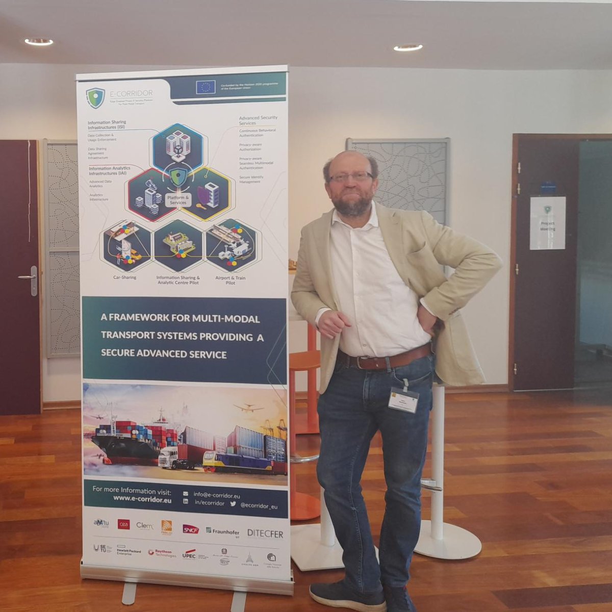 E-CORRIDOR tweet media